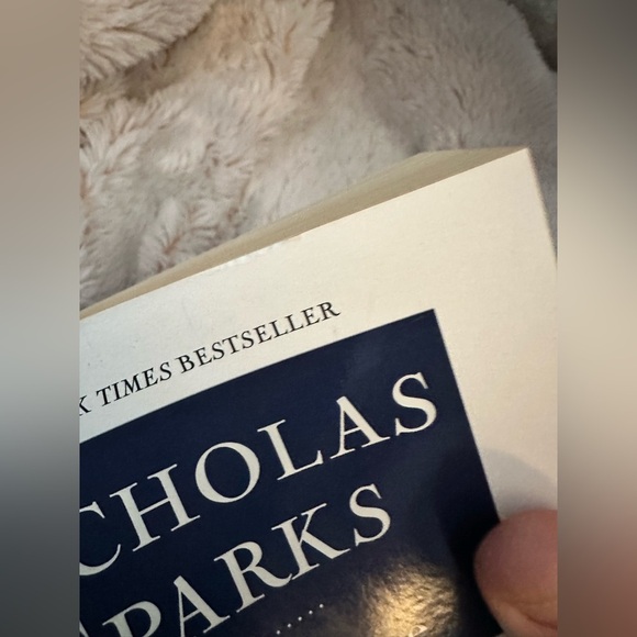 Nicholas Sparks 'The Rescue' Book (Paperback) - Picture 2 of 4